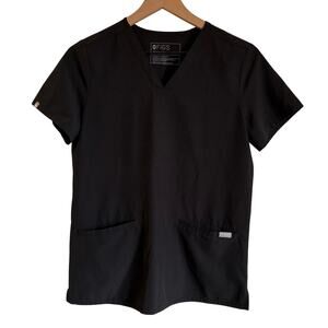FIGS Casma Three-Pocket Scrub Top™ in Black, Size XS